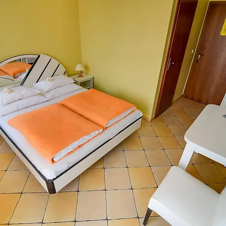 Pokoje Goscinne Columbus Karwia Zewnętrze zdjęcie