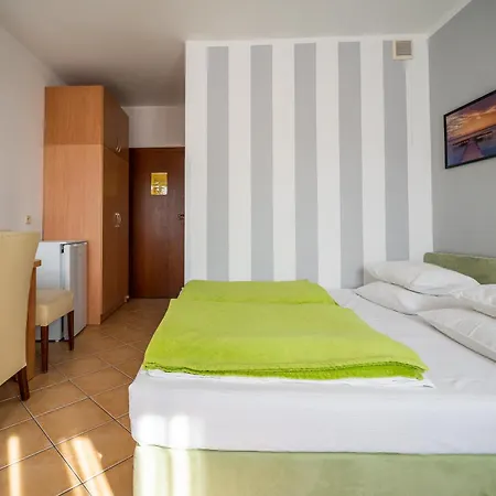 Pokoje Goscinne Columbus Karwia Zewnętrze zdjęcie