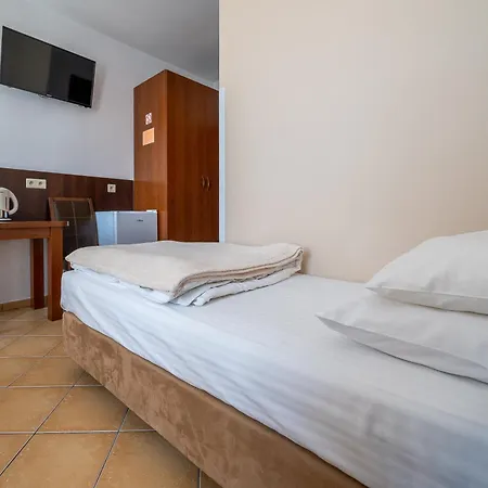 Pokoje Goscinne Columbus Karwia Zewnętrze zdjęcie