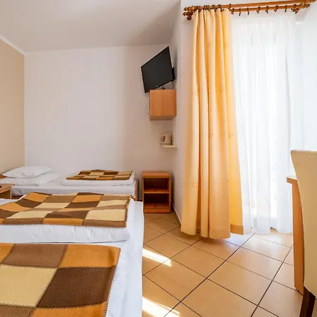 Pokoje Goscinne Columbus Karwia Zewnętrze zdjęcie