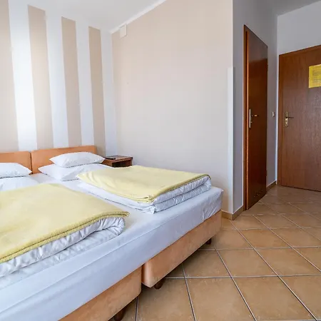 Pokoje Goscinne Columbus Karwia Zewnętrze zdjęcie